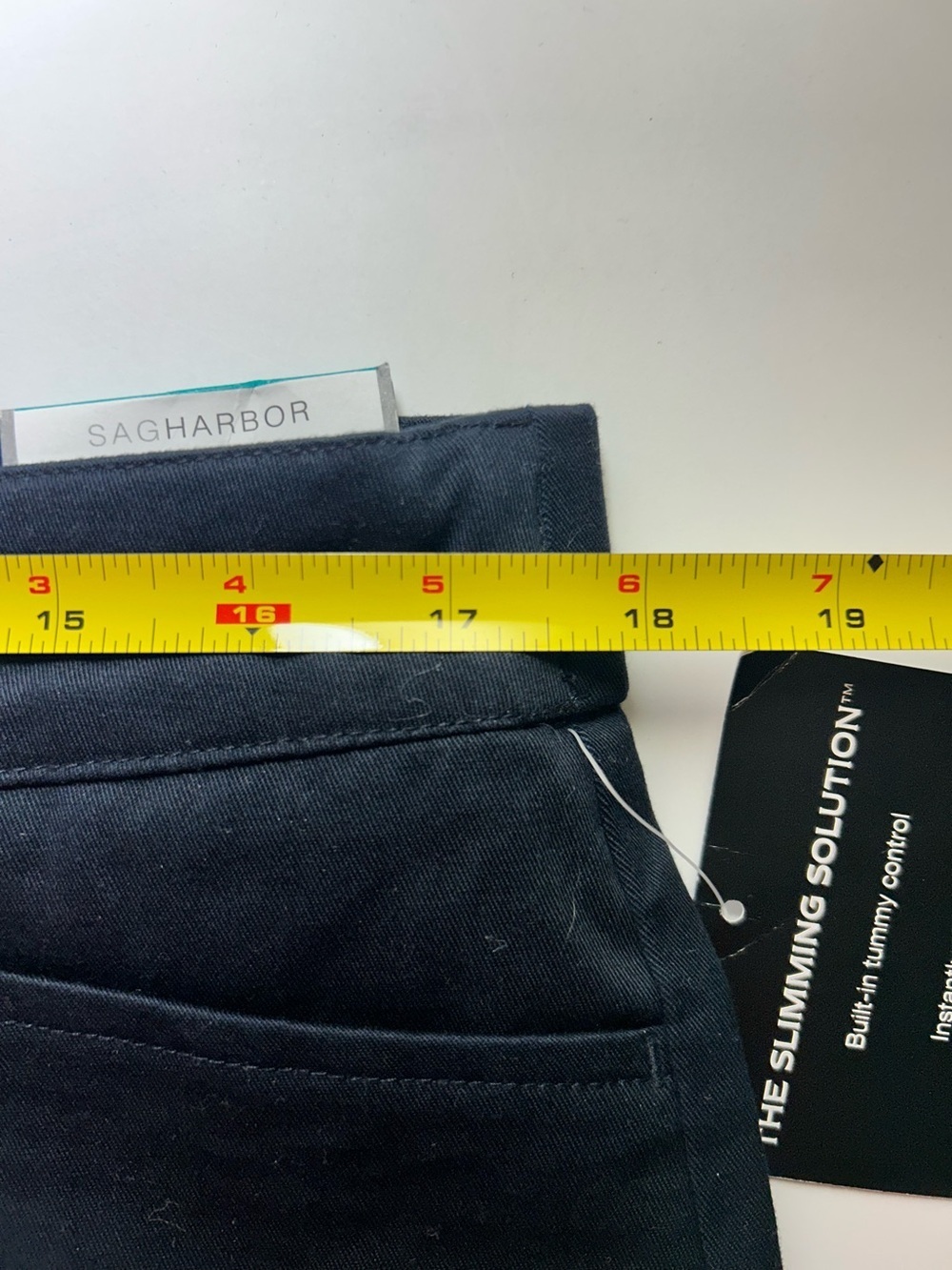 Sag Harbor NWT Women's Slimming Solution Stretch Navy Capris Size 16P - Picture 8 of 8